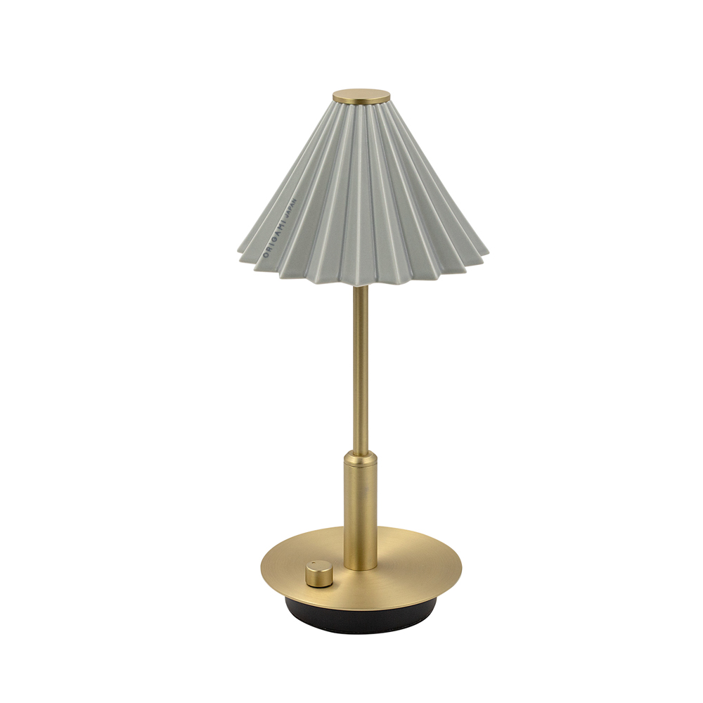[gram eight]ORIGAMI LAMP PORTABLE Brass Matte Gray, Lampshade: Coffee dripper [ORIGAMI] (Japanese Mino ware), Body color: Brass Copper, Shade color: 13 colors, Accessories: USB cable (Type-C), Rechargeable, Battery: Lithium-ion battery 3.7V 2600mA, Charging time: 5 hours, Continuous use time: 7 to 100 hours, Brightness: 8-150 lm (stepless dimming), Color temperature: 2700k, Shade (dripper) removable, Produced by Japanese designer Tomoya Takenaka