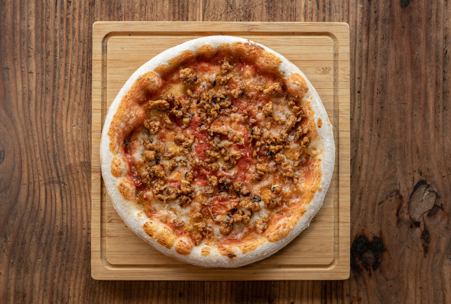 Pizza, minced meat of Akikawa chicken with spicy miso source, 20 pieces in a case (frozen)