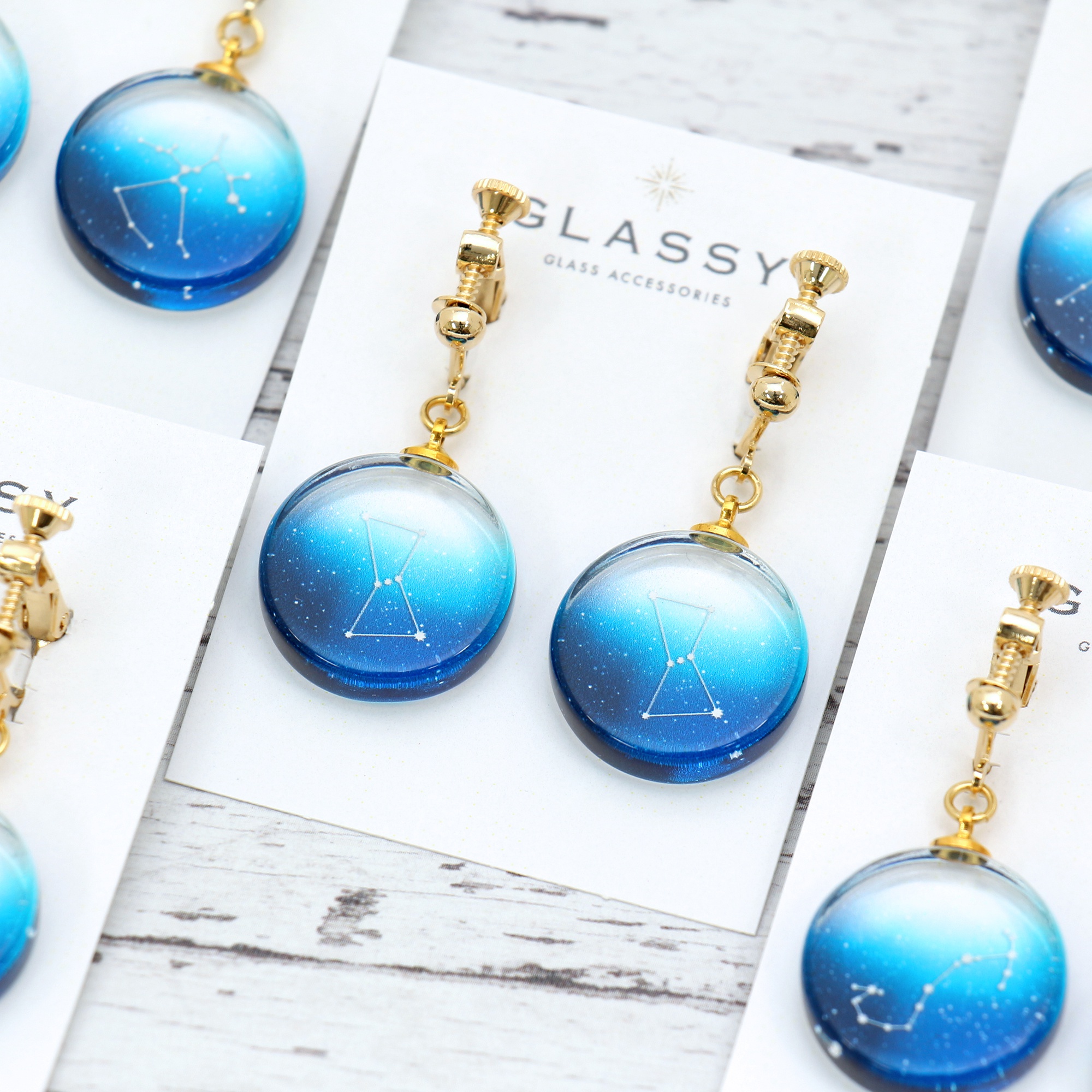 Glass accessories Earring CONSTELLATION Capricorn round shape