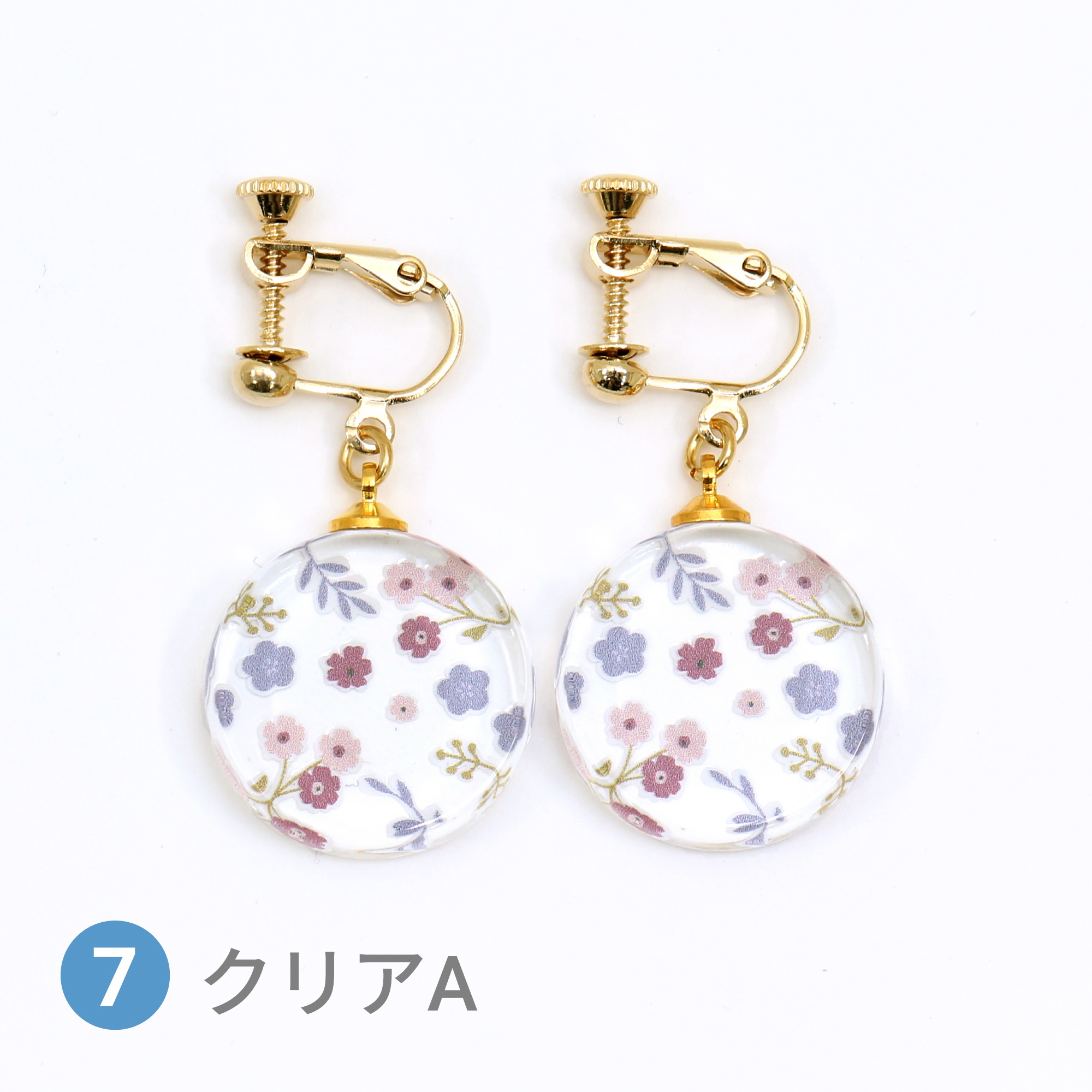 Glass accessories Earring FLORAL PATTERN clear A round shape