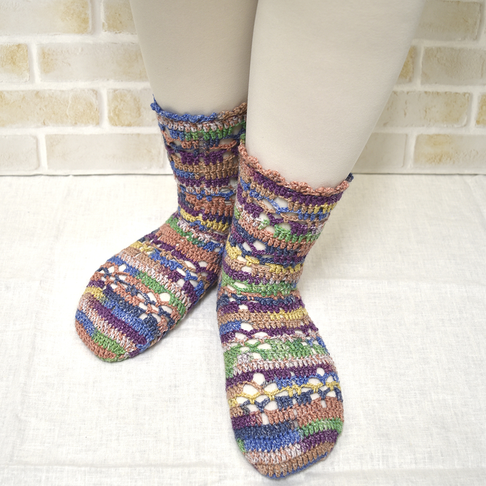 Openwork socks handmade kit knitted with knife mailer Hand knitted Mina Yokota Stylish NASKA
